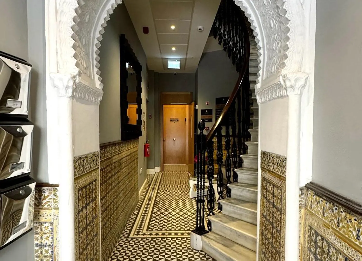 גיברלטר Ultimate City Centre Penthouse With Large Terrace - Grand Central House 0*,  גיברלטר